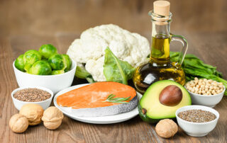 lachs-avocadoöl-walnüsse-chia-leinsamen-blumenkohl-kohlsprossen-sojabohnen